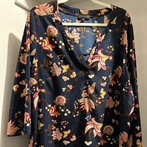 Ryan Wythe Navy Floral print Tunic! Size 2x